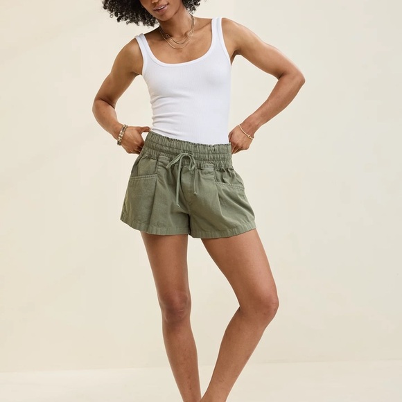 Aerie Boho Flowy High Waisted Paper Bag Style Olive Green Women's Casual Shorts - Picture 1 of 6